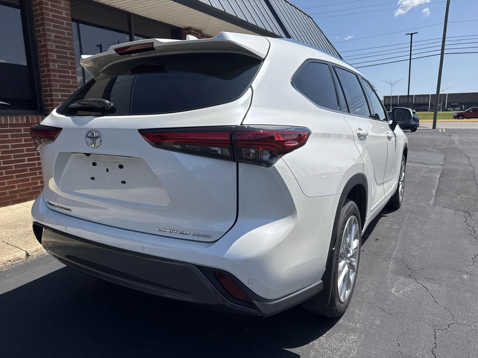 Used 2021 Blizzard Pearl Toyota Limited image 6