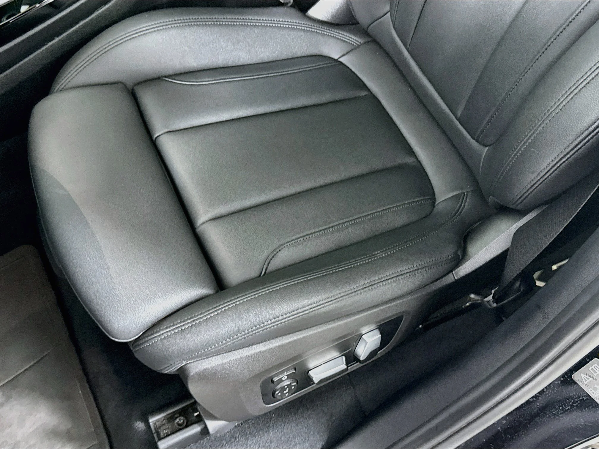 Used 2020 Jet Black BMW xDrive30i image 21