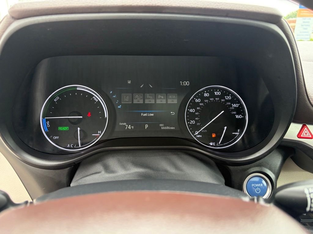 Used 2022 Ruby Flare Pearl Toyota Platinum image 9