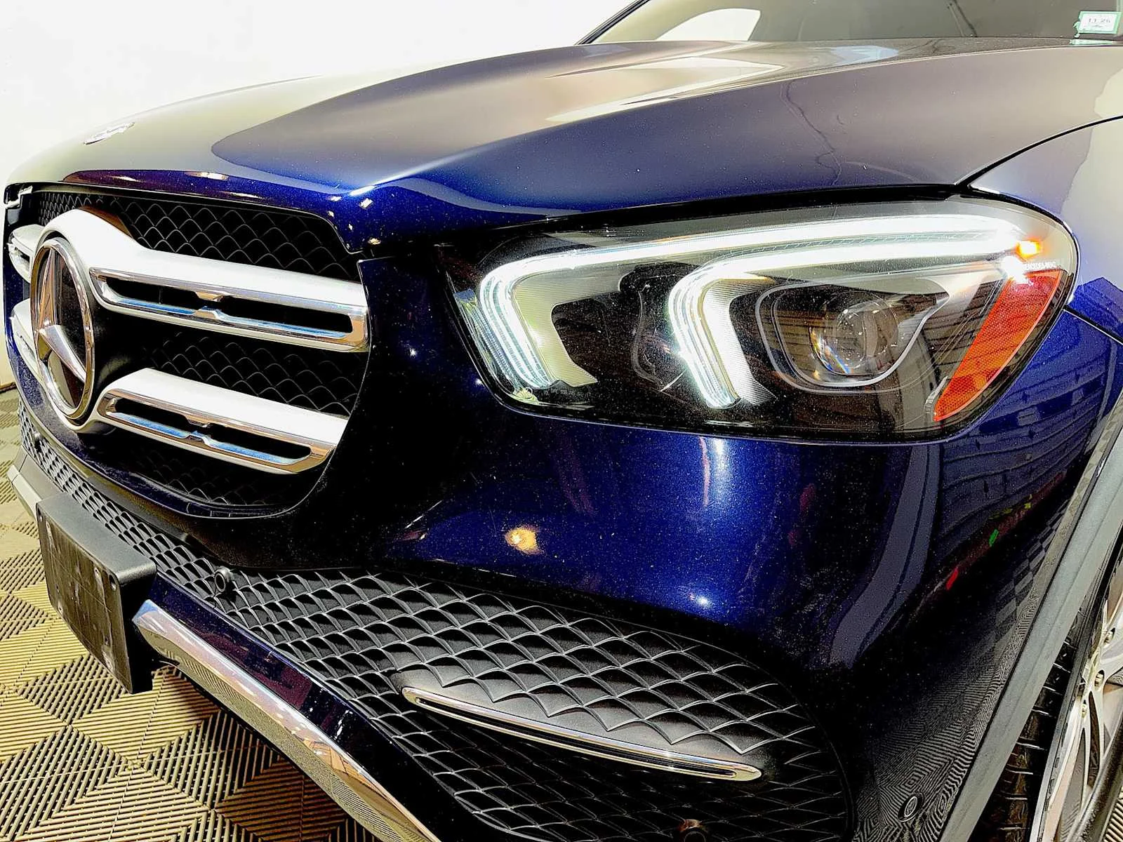 Used 2022 Lunar Blue Metallic Mercedes-Benz GLE 450 image 26
