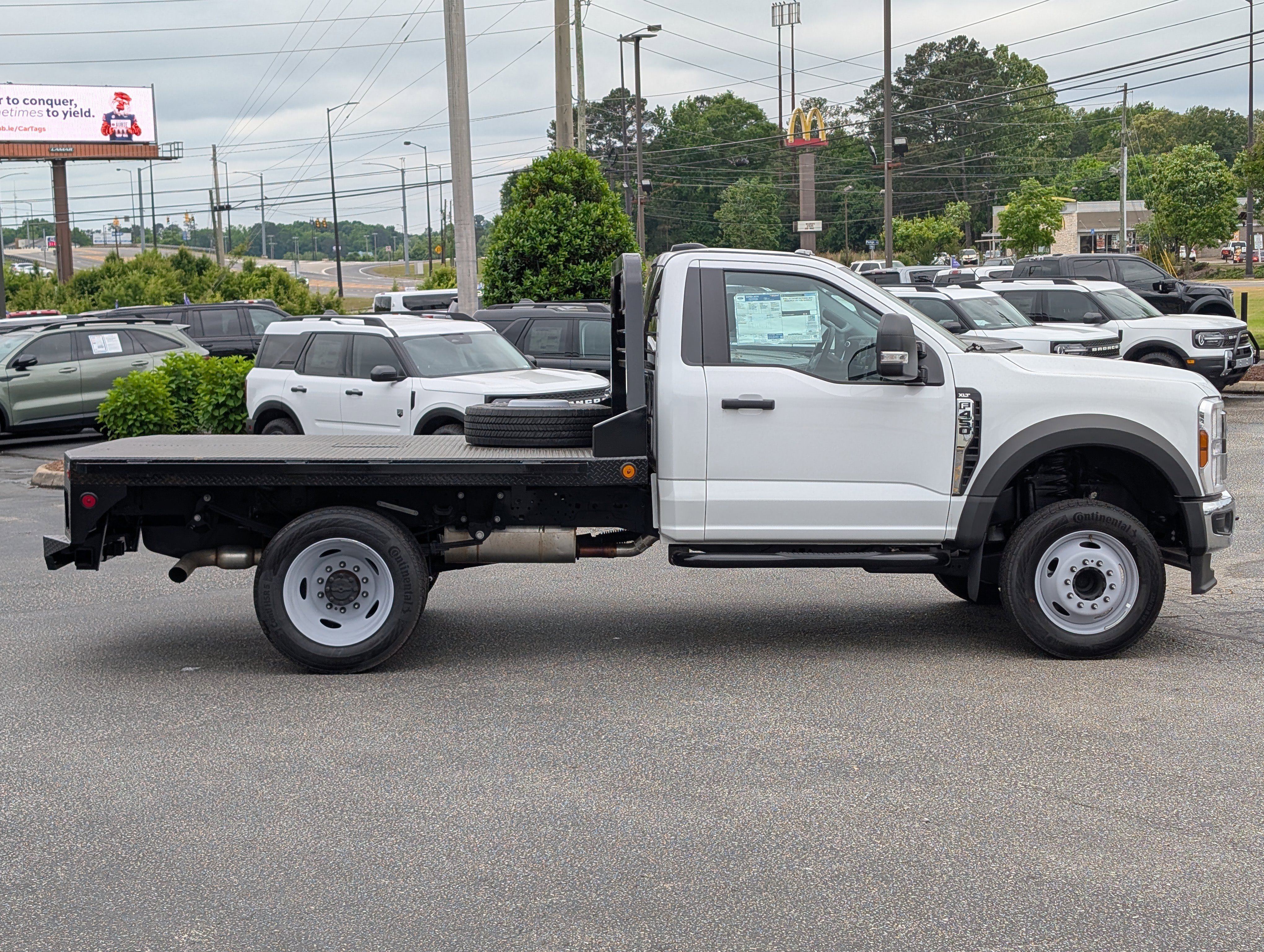 New 2026 Oxford White FORD F-450® XLT image 8