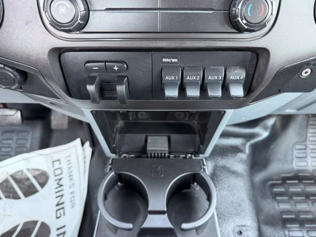 Used 2011 Oxford White Ford XL image 27