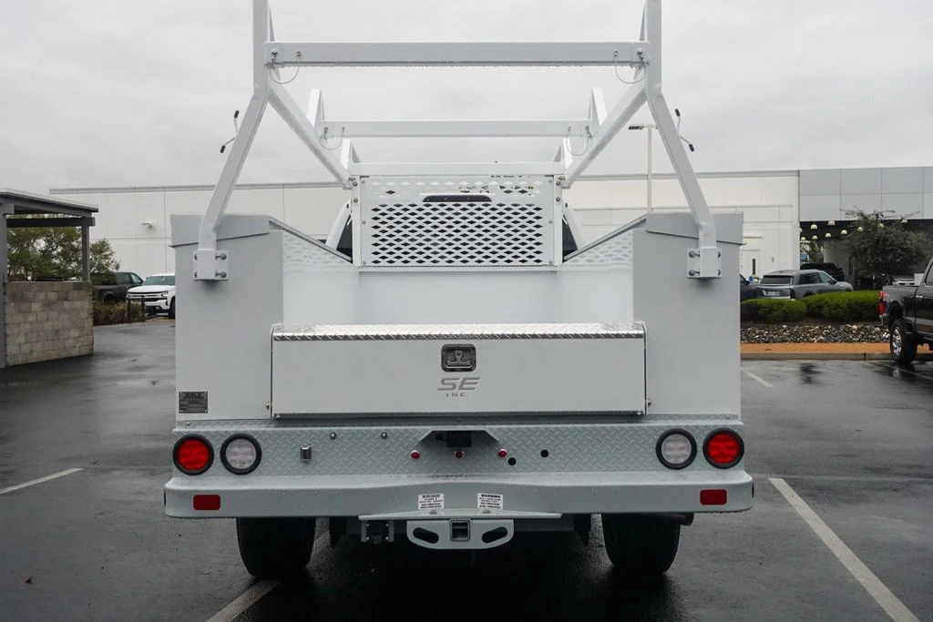 2025 Ford F-350 Super Duty Chassis Cab XL - Photo 10
