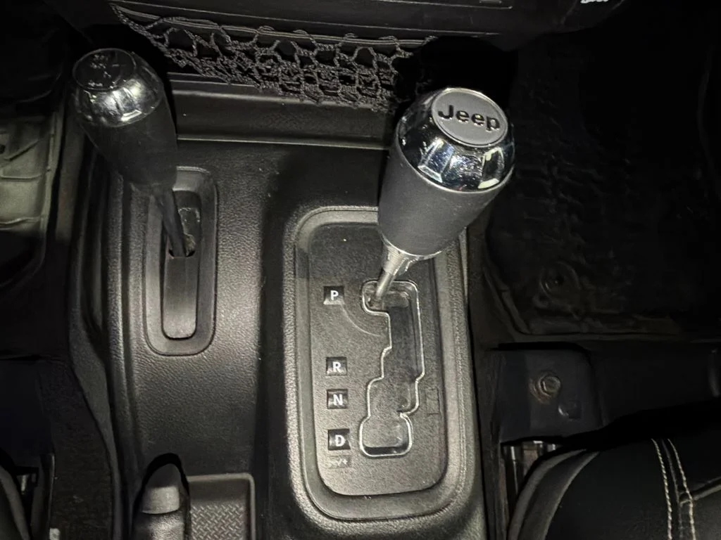 Used 2018 Bright White Clearcoat Jeep Freedom Edition image 31