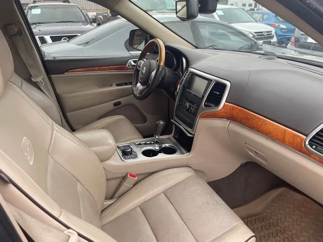 Used 2011 Gold Jeep Overland image 21
