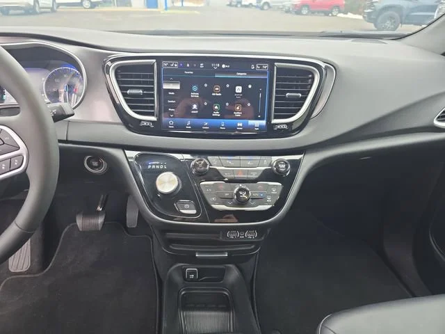 Used 2025 Gray Chrysler Select image 18