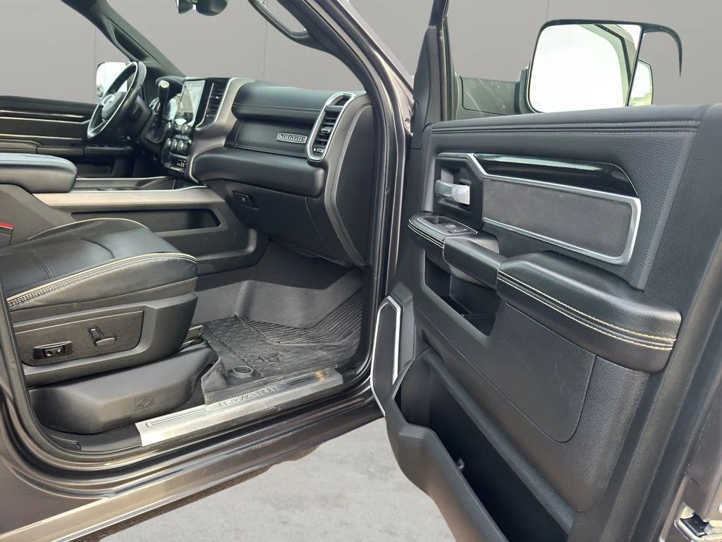 Used 2022 Granite Crystal Metallic Clearcoat Ram Laramie image 16
