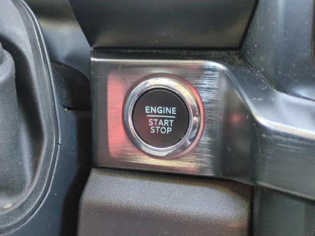 Used 2024 Gray Ford Lariat image 27