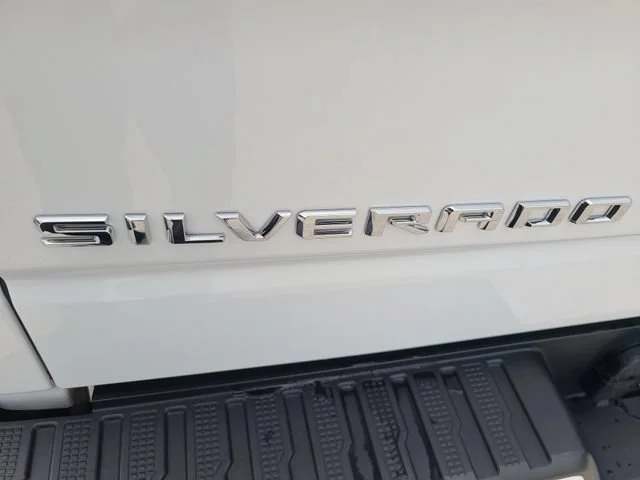 Used 2025 Summit White Chevrolet Custom image 31