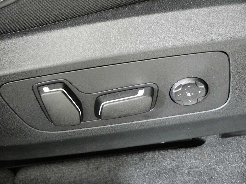 Used 2026 Dark Graphite Metallic BMW 30 xDrive image 22