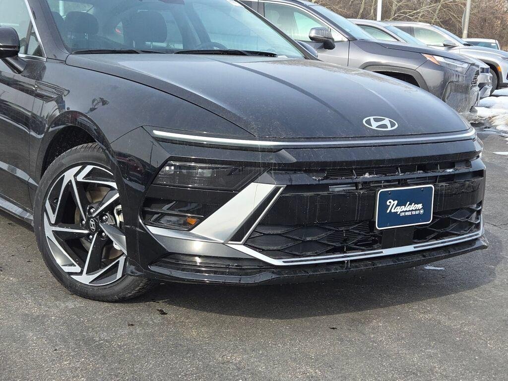 New 2026 Black Hyundai SEL Sport image 2