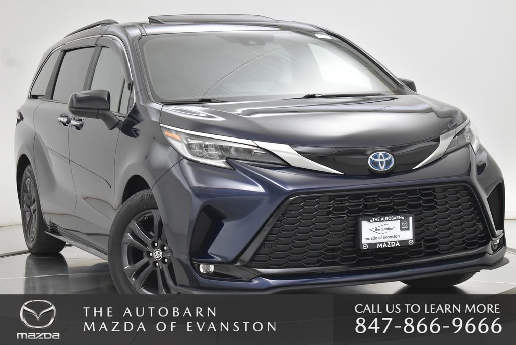 2024 Toyota Sienna XSE 7-Passenger Hybrid AWD's photo