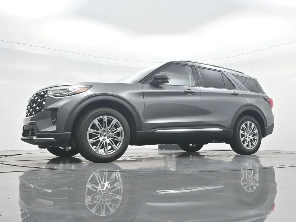 New 2026 Carbonized Gray Metallic Ford Platinum™ image 43