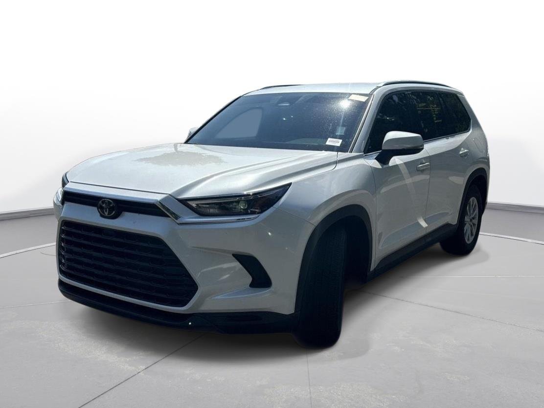 Used 2024 Wind Chill Pearl Toyota XLE image 2