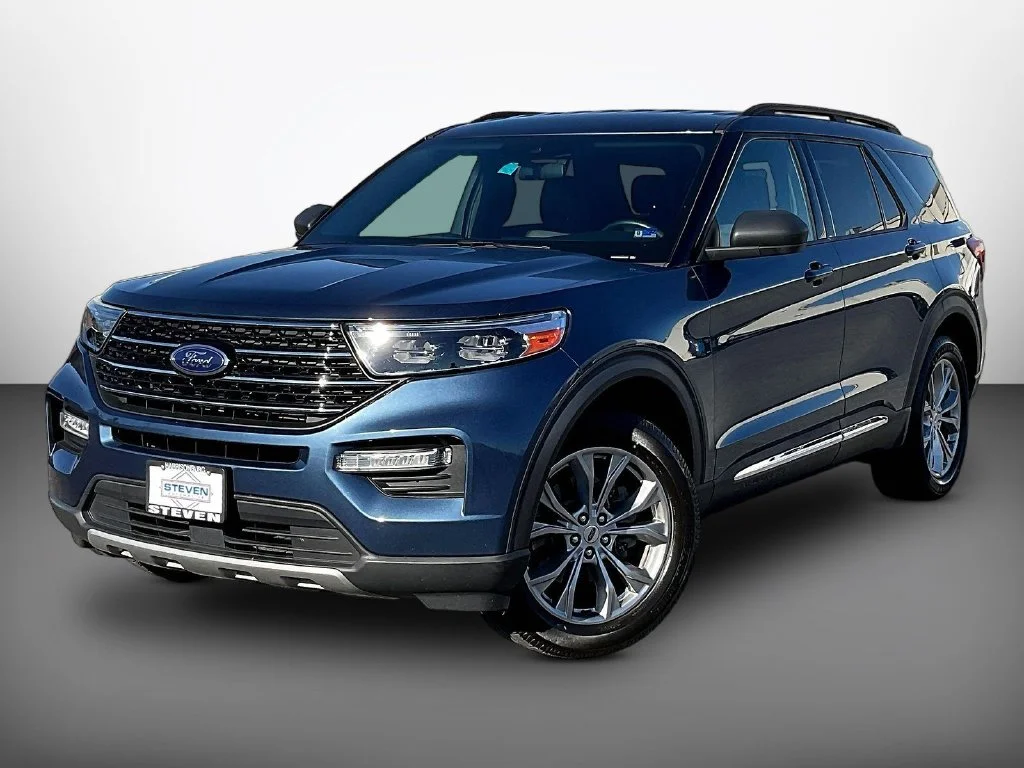 Used 2020 Blue Ford XLT image 3