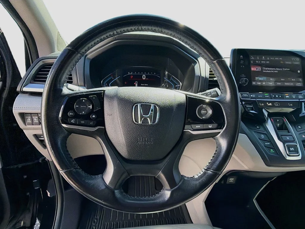 Used 2020 Black Honda EX-L image 11