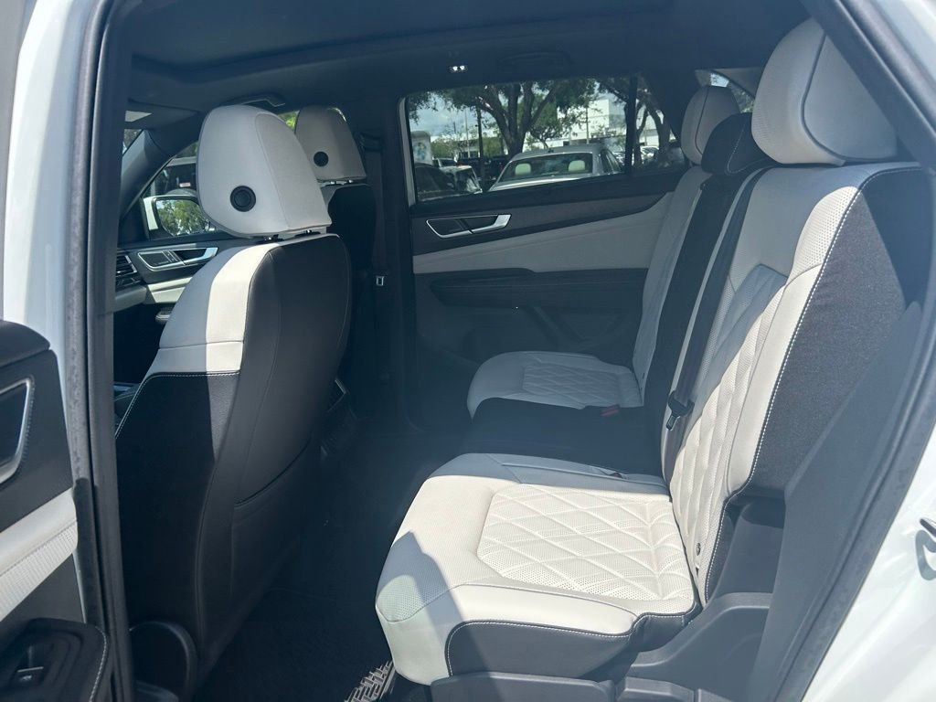 New 2026 White/off-white Volkswagen 2.0T SEL Premium R-Line image 49