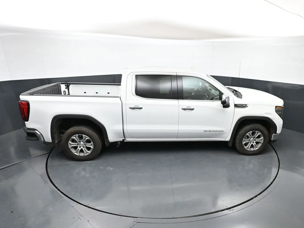 2024 GMC Sierra 1500 SLT - Photo 39