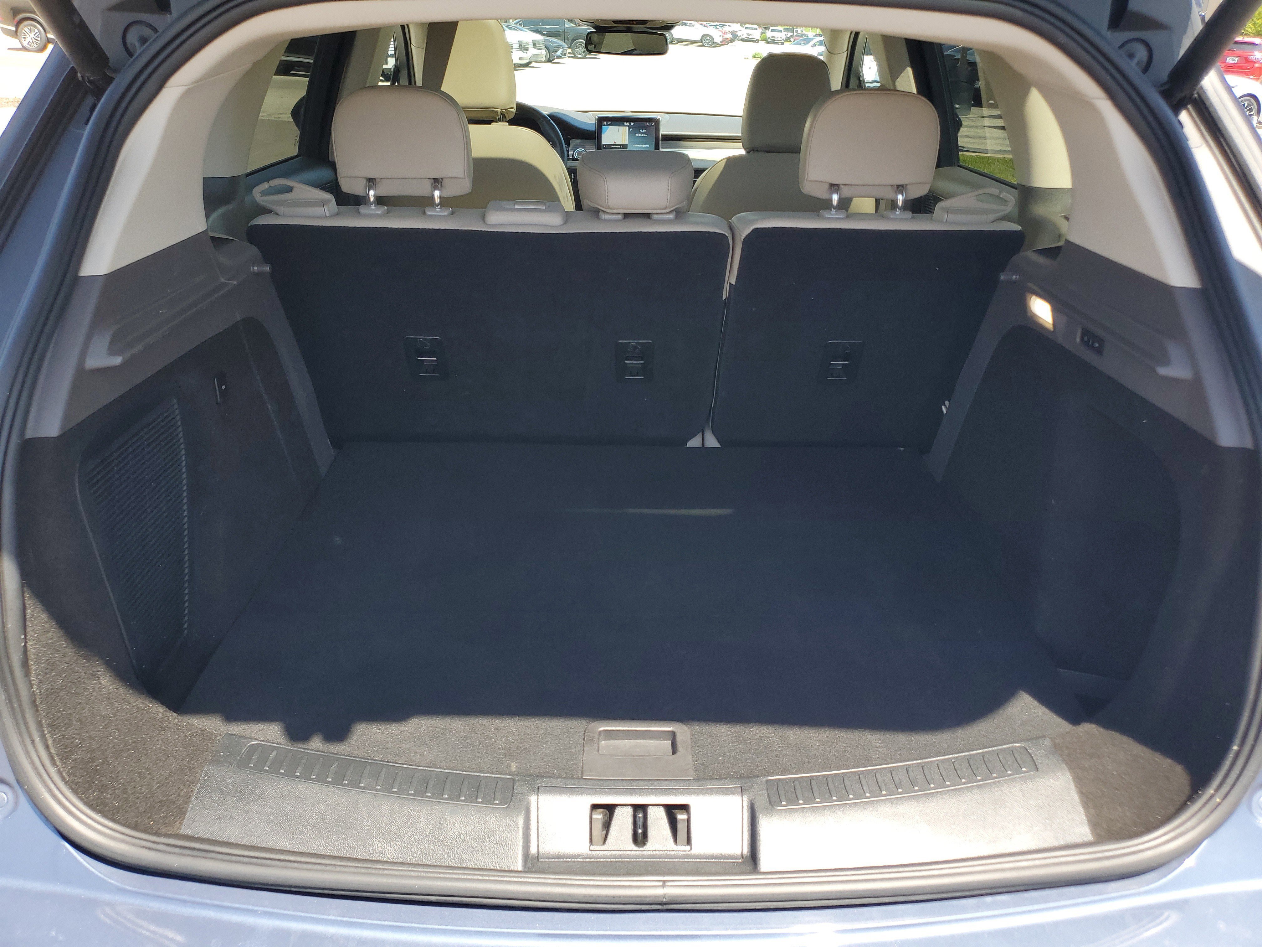 Used 2022 Gray Lincoln Standard image 8