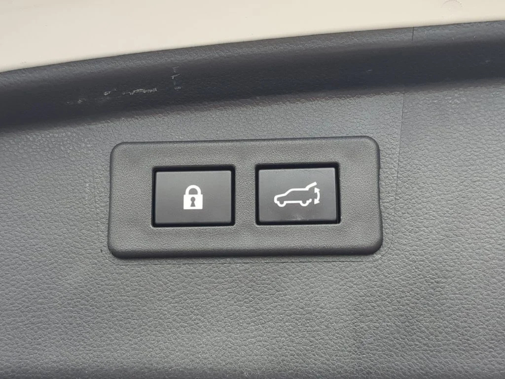 Used 2020 White Subaru Touring image 11