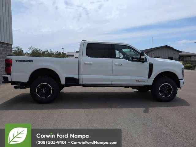 New 2026 Star White Metallic Tri-Coat Ford Platinum image 2