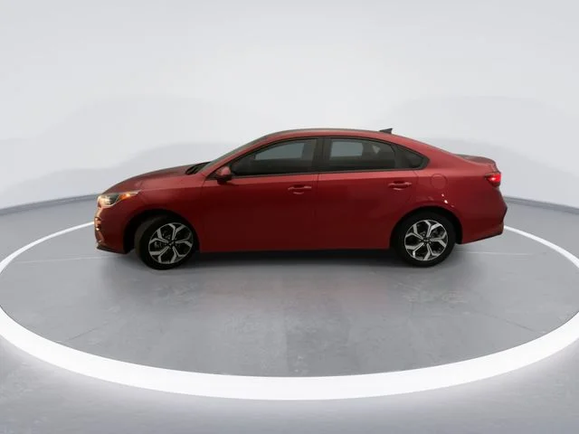 Used 2021 Red Kia LXS image 3