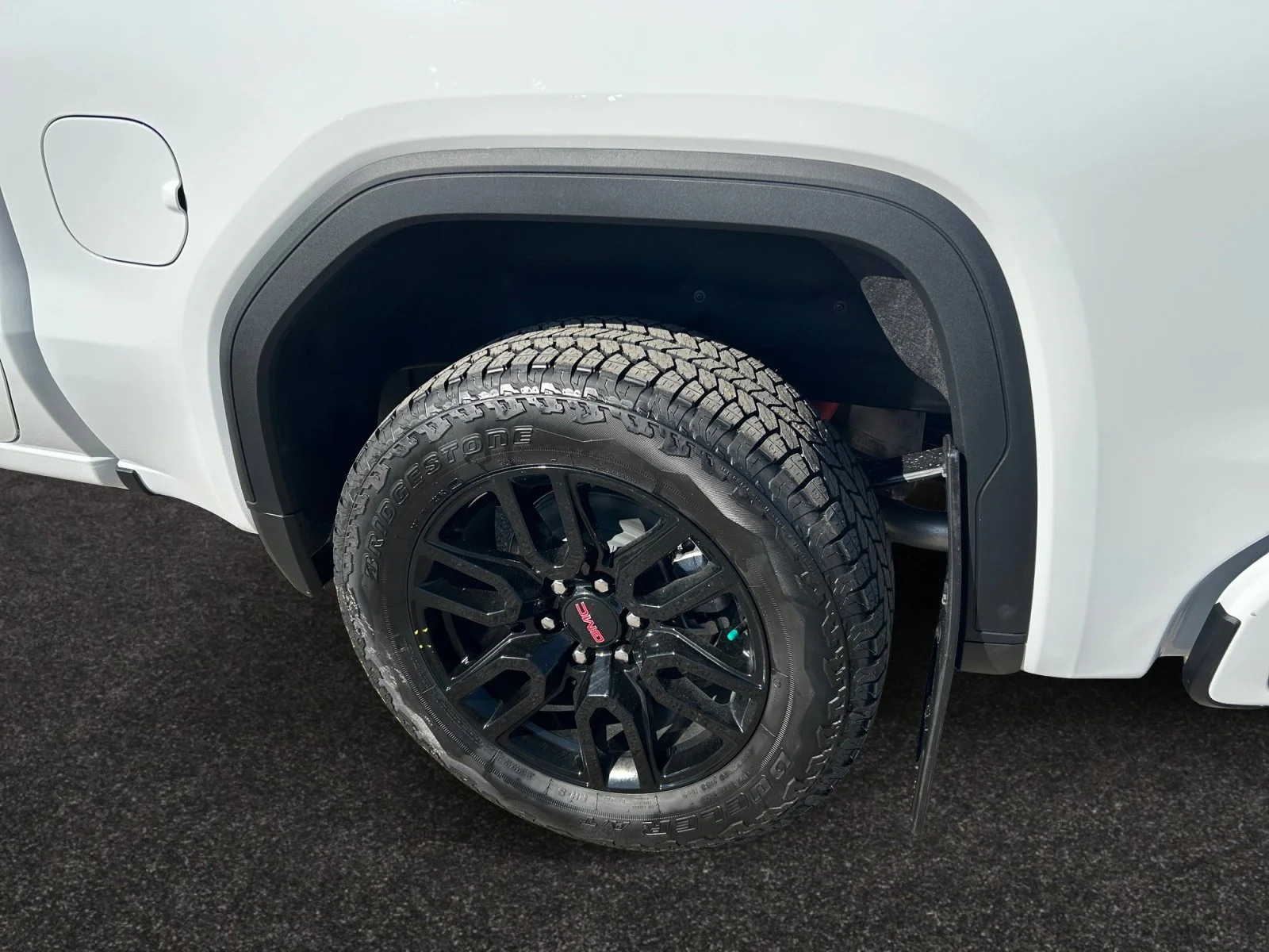 New 2026 Summit White GMC Elevation image 9