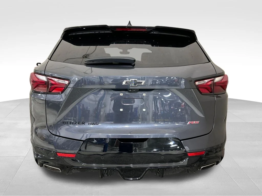 Used 2021 Gray Chevrolet RS image 4