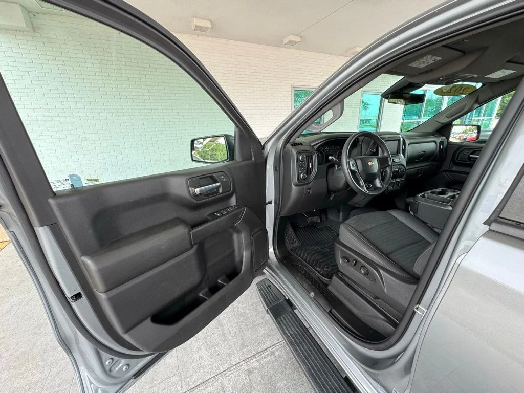 Used 2023 Gray Chevrolet Custom image 12