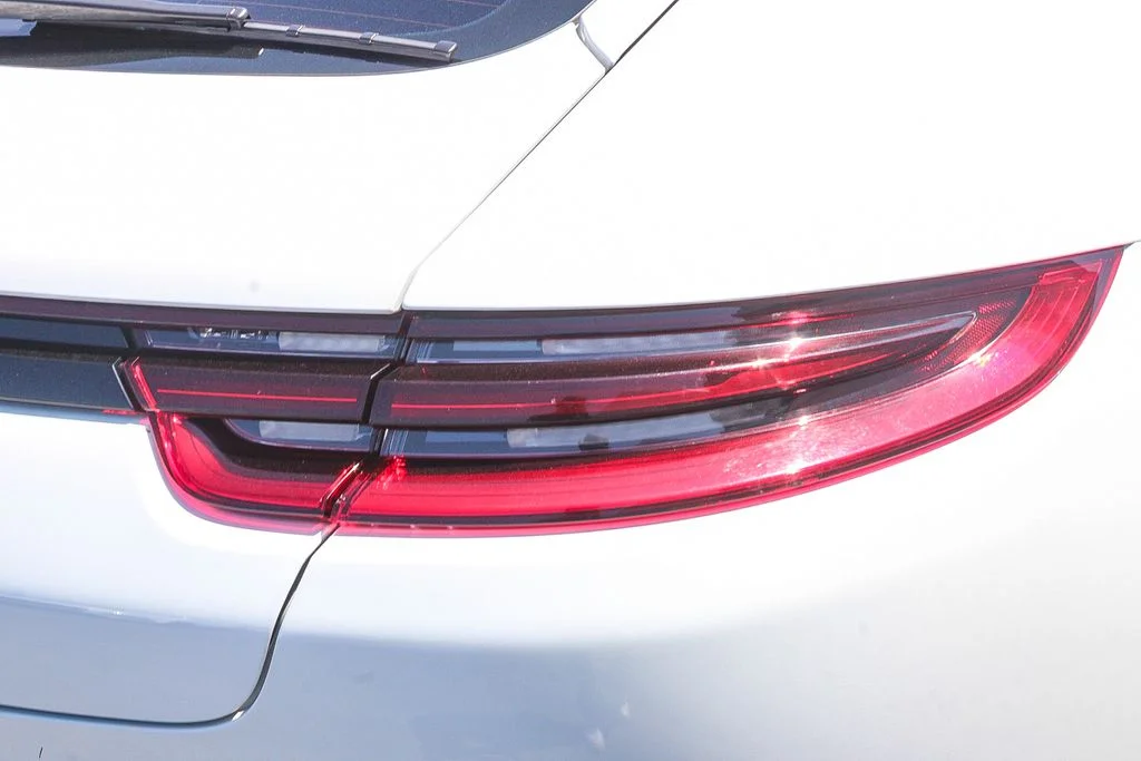 Used 2018  Porsche 4 image 9