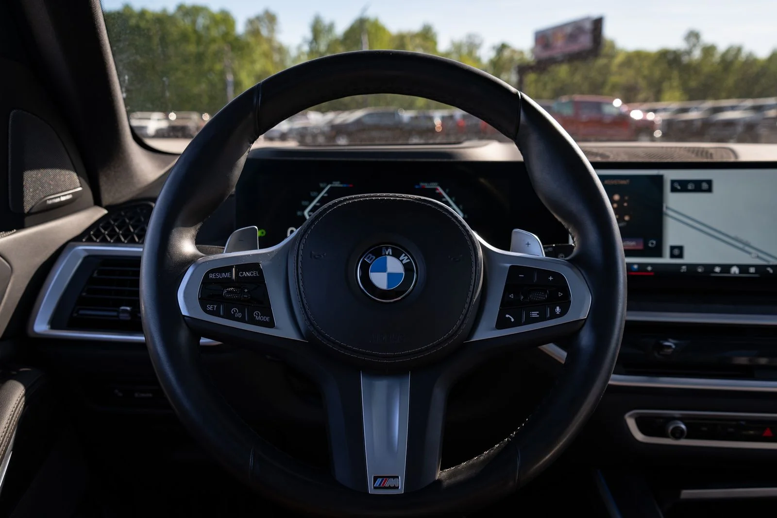 Used 2024 White BMW xDrive40i image 29
