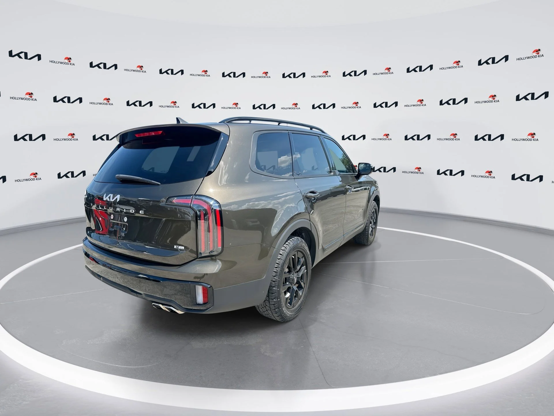 Certified Used 2024 Dark Moss Kia SX X-Pro image 8