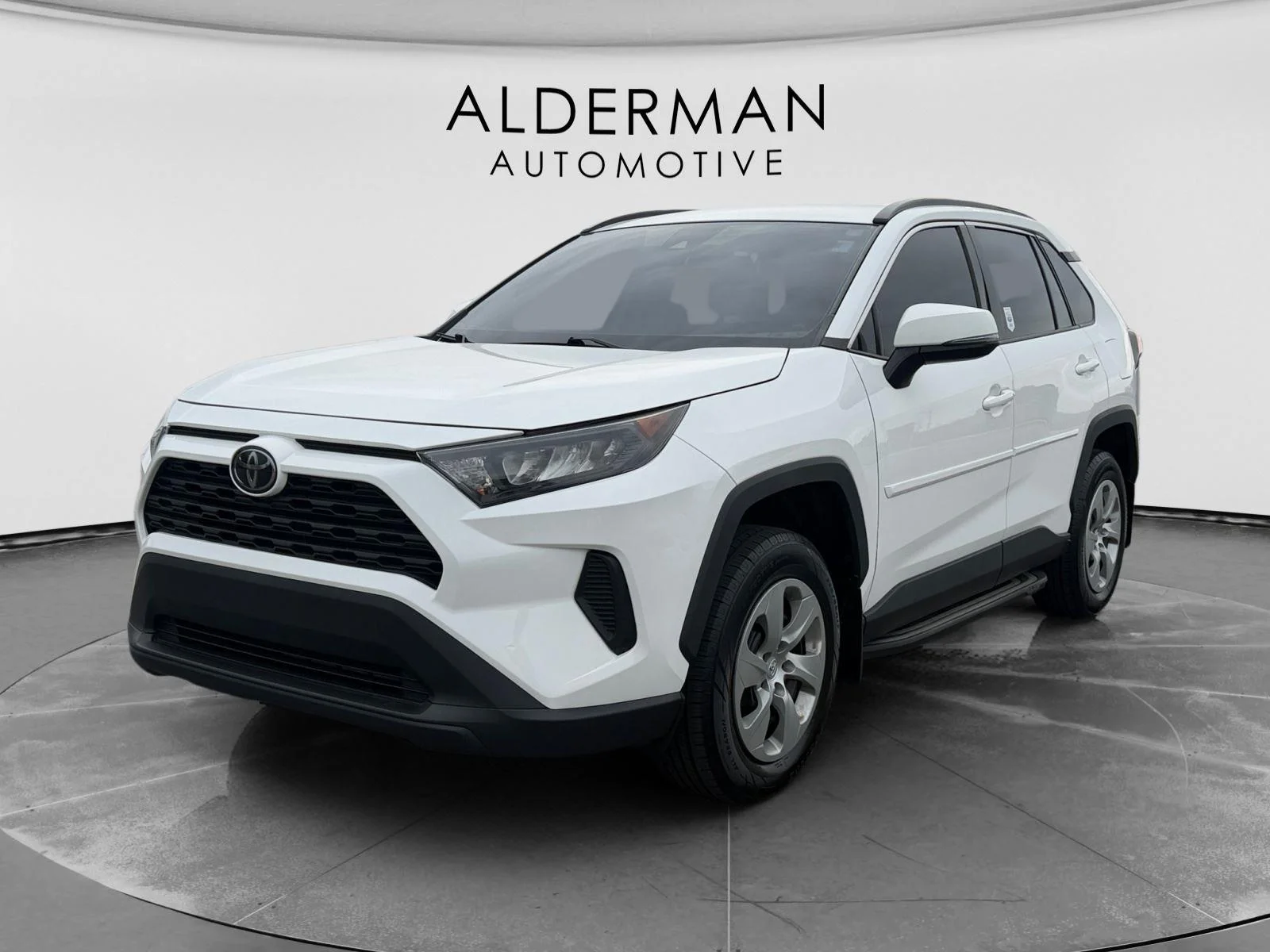 2019 Toyota RAV4 LE FWD's photo