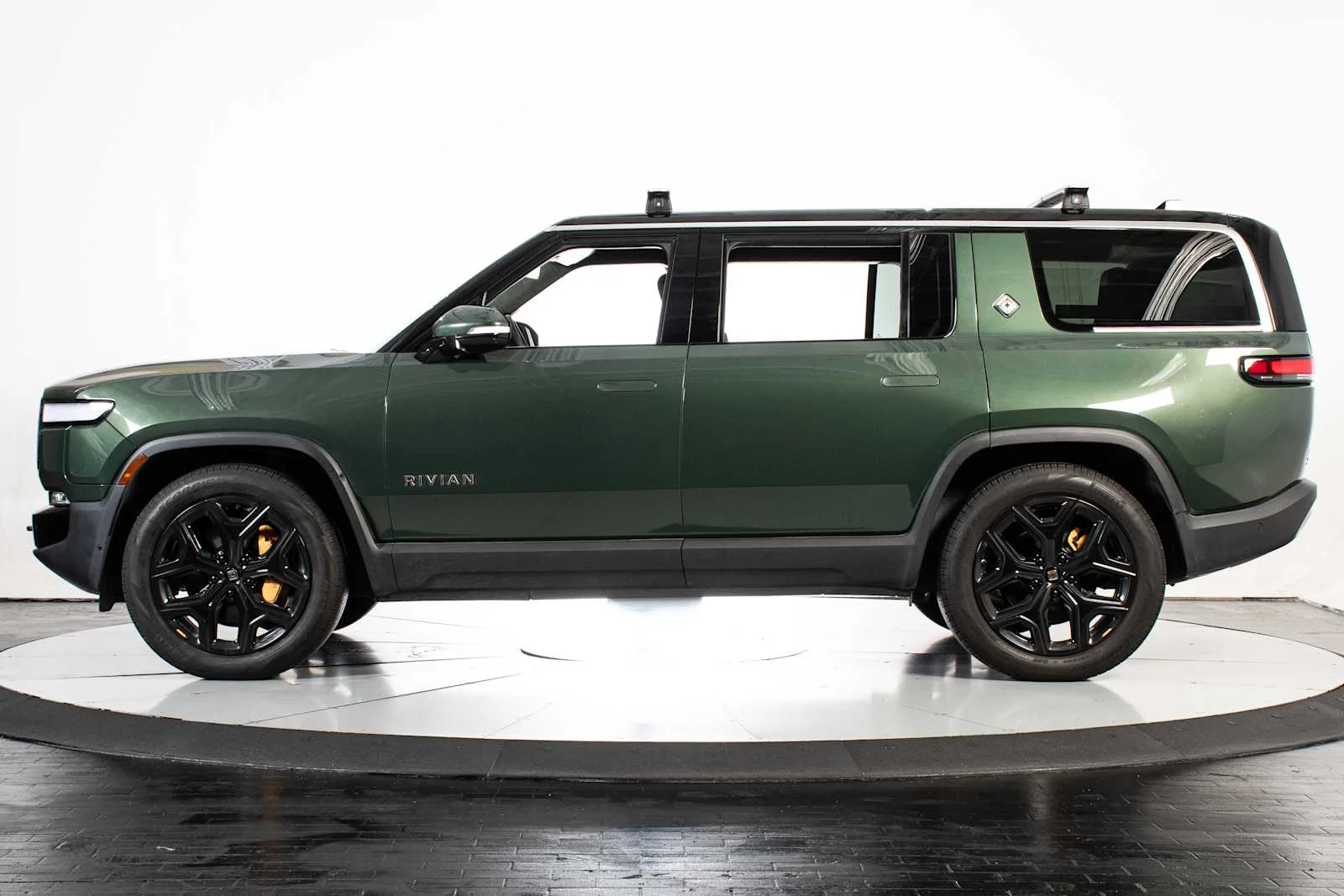 Used 2023 Rivian R1S Adventure with VIN 7PDSGABA8PN004934 for sale in Dallas, TX