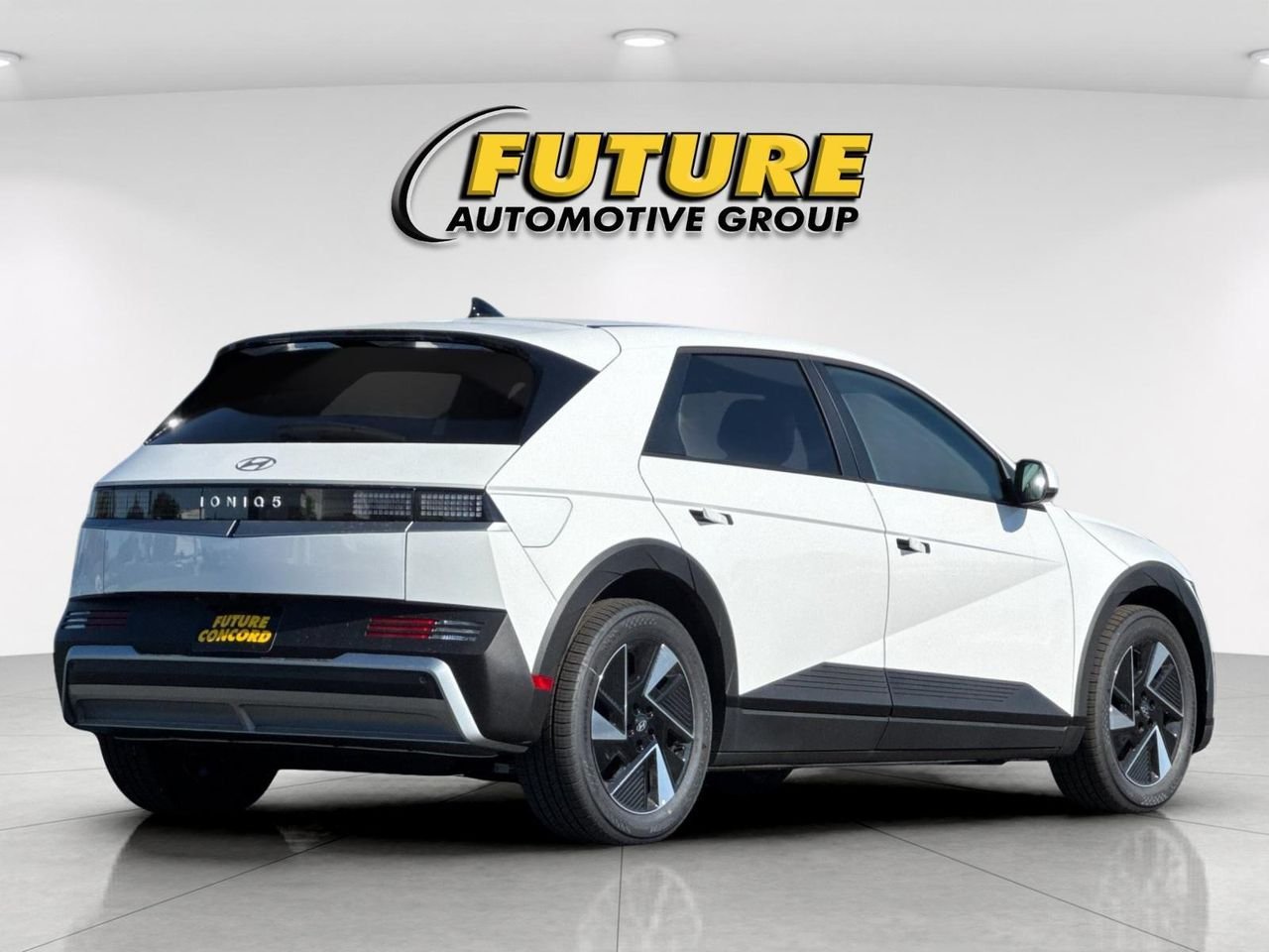 New 2026 White Hyundai SE image 3
