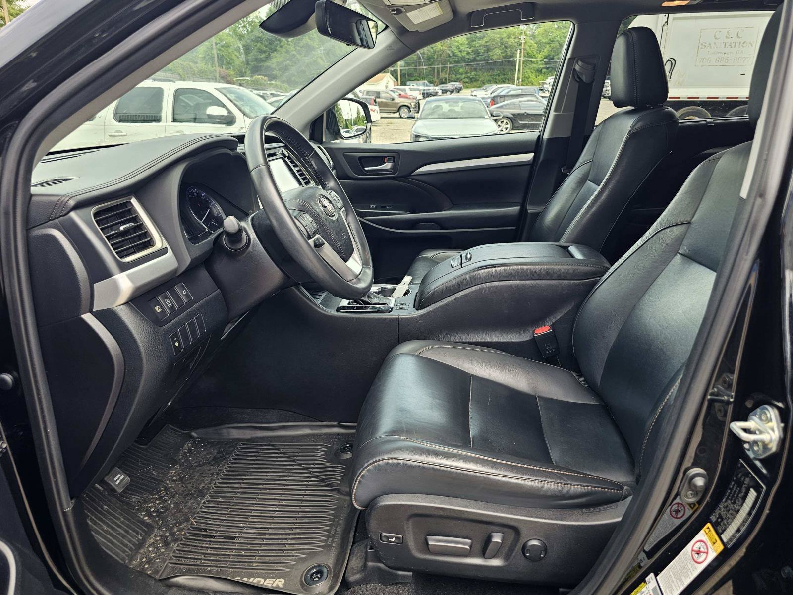 Used 2019 Black Toyota  image 17