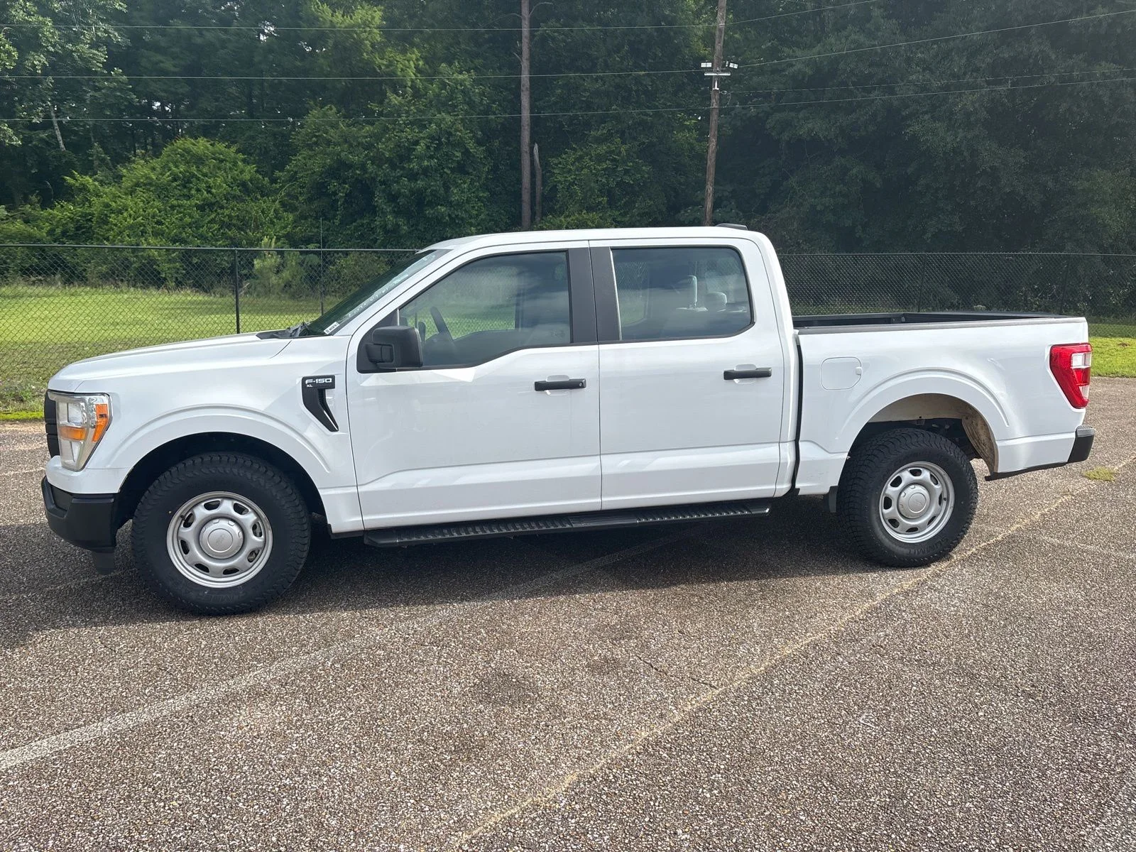 2022 Ford F-150 XL SuperCrew 5-1/2 Box's photo