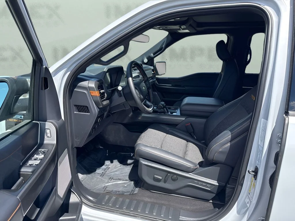 Used 2025 White Ford Tremor image 9