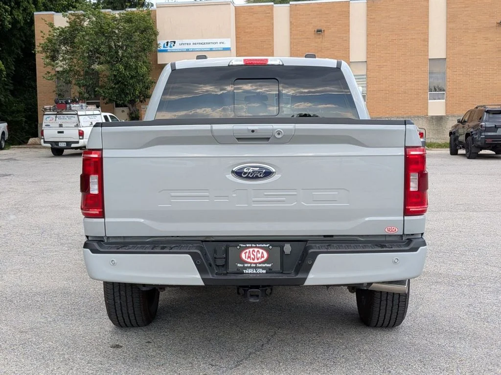 Used 2023 White Ford XLT image 4