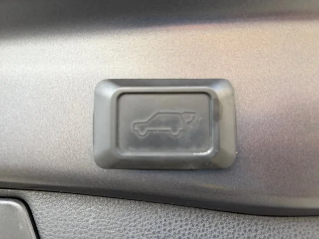 Used 2019 Gray Toyota XLE Premium image 24