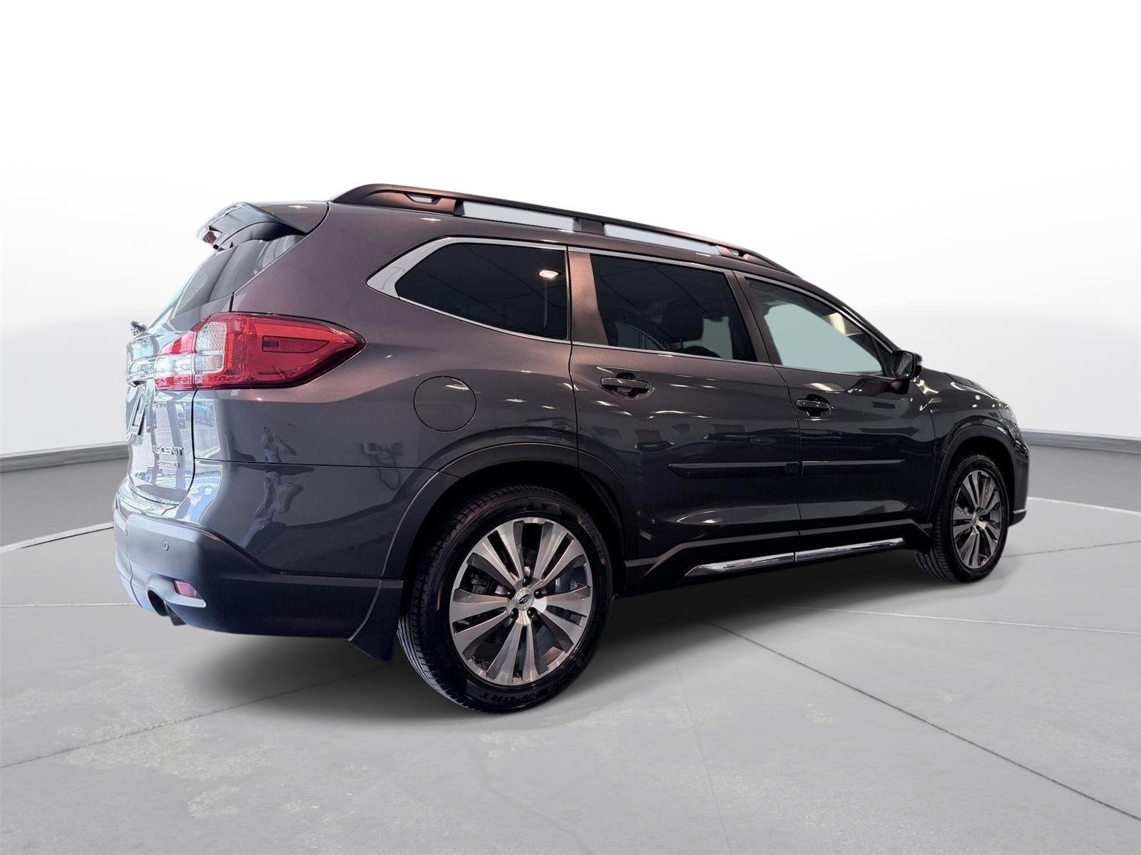 Used 2020 Magnetite Gray Metallic Subaru Limited image 12