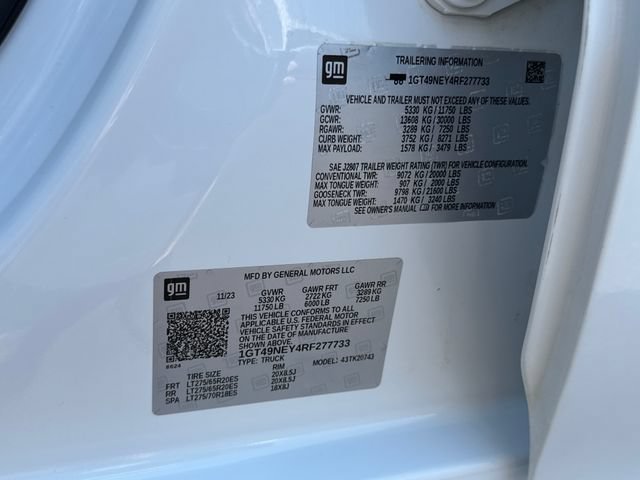 Used 2024 Summit White GMC SLT image 34