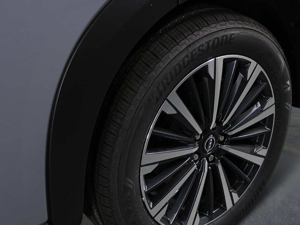 New 2026 Boulder Gray Pearl Nissan Platinum image 9