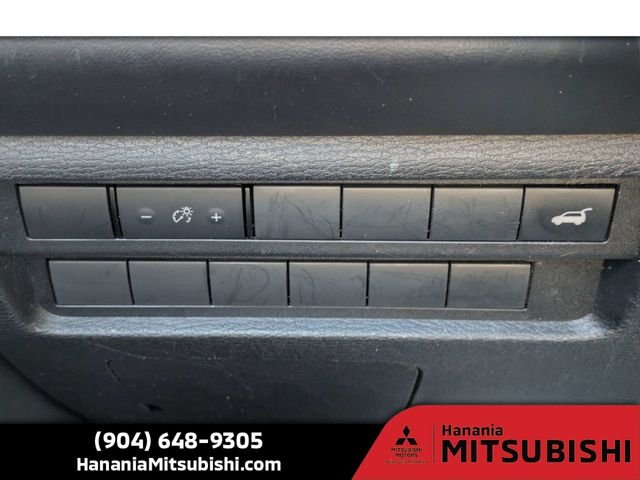Used 2023 Silver Mitsubishi SE Special Edition image 24