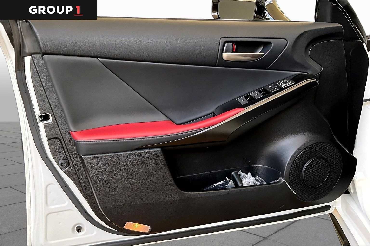 Certified Used 2025 ULTRA WHITE Lexus F SPORT Design image 20