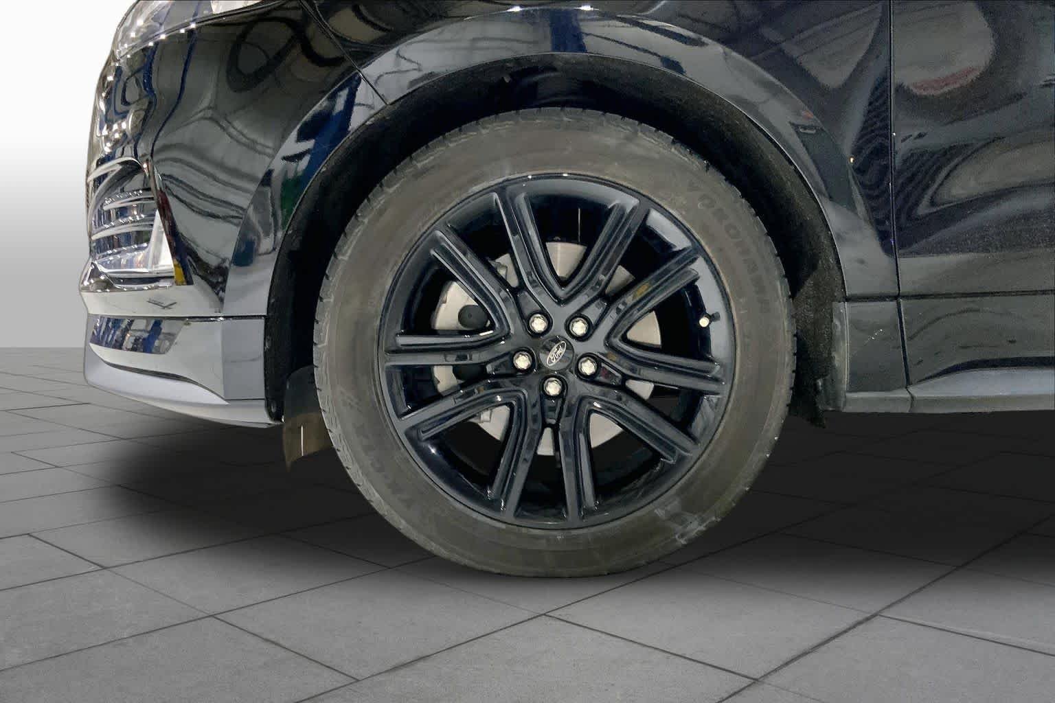 Used 2022 Agate Black Metallic Ford ST-Line image 11