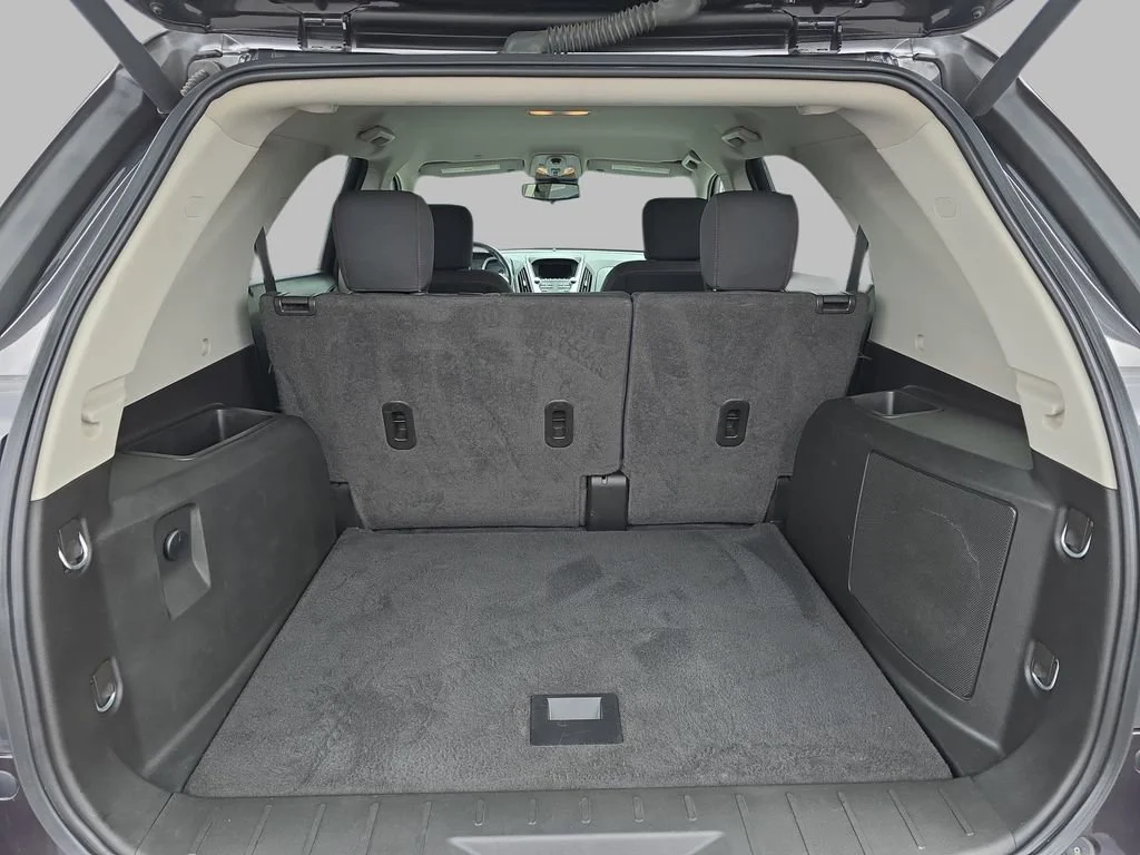 Used 2016 TUNGSTEN METALLIC Chevrolet LT image 13