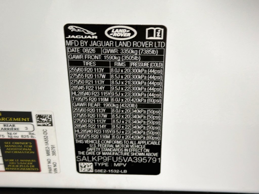 New 2027 Fuji White Land Rover SE image 34
