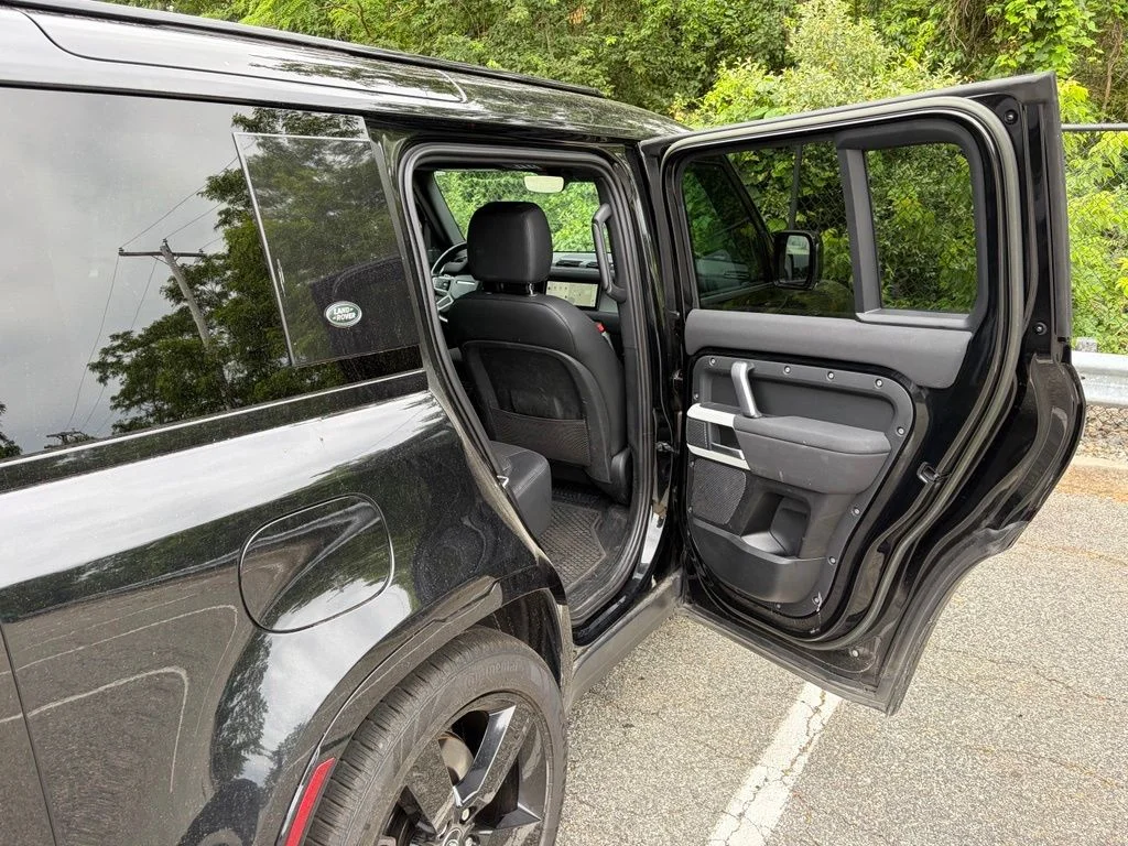Certified Used 2023 Black Land Rover X-Dynamic SE image 16