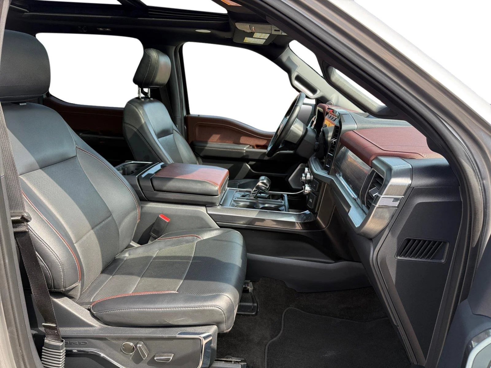 Used 2023 Iconic Silver Ford LARIAT image 15